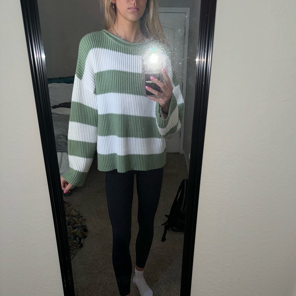 ✨OVERSIZED STRIPED SWEATER✨